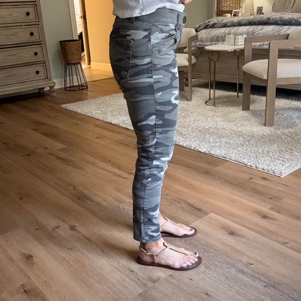 Democracy gray camo skinny crop jean. 27” inseam. Size 6. Ab technology. - Picture 2 of 8